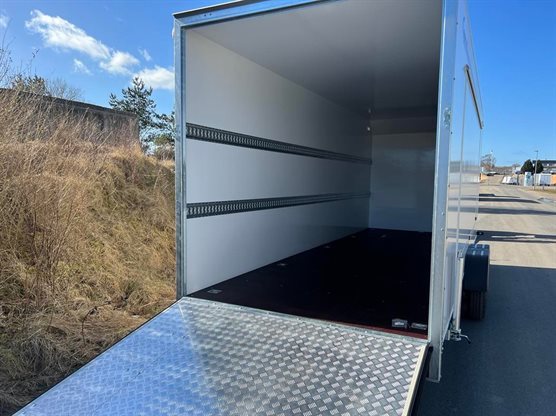 TP 550-3500 cargo trailer med gode surringsmuligheder